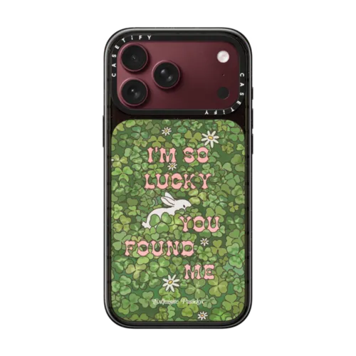 iPhone 18 Pro Max - Bunny in the Clover